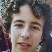 Estudiante Universitario de Estudios Ingleses. Toda la educacion secundaria cursada en Inglaterra (5 anyos)